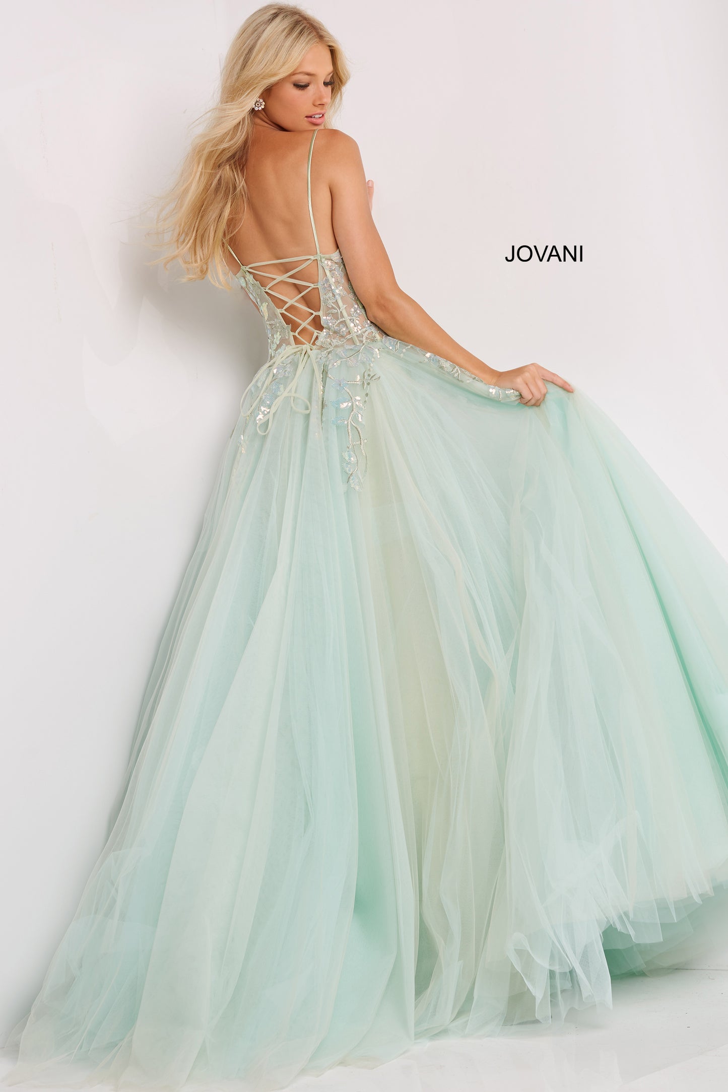 JOVANI 06816